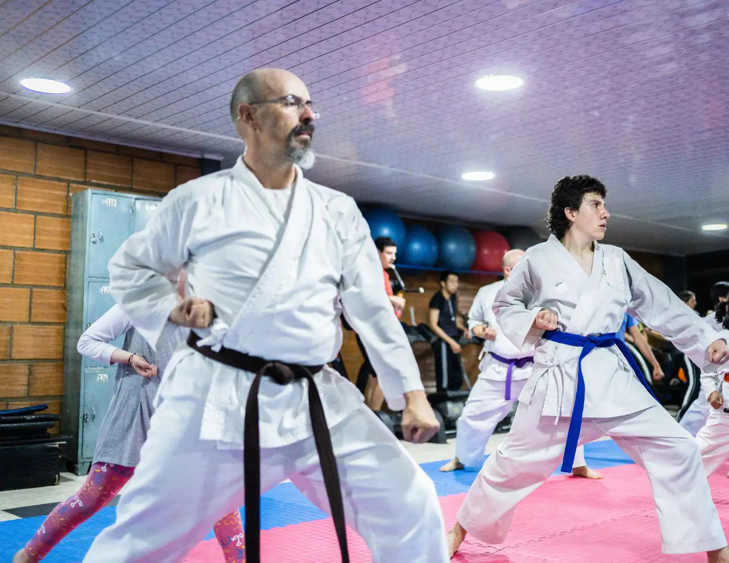 karate classes for teenagers